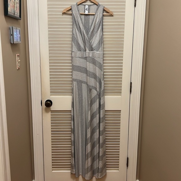Go Couture Striped Maxi Dress in Grey Colorblock - Picture 3 of 17